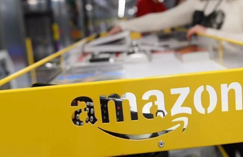 Amazon işçileri greve gitti